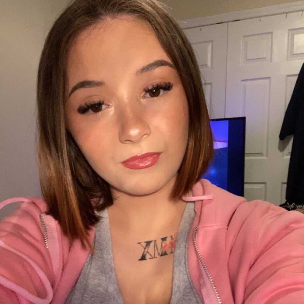 Meet your Posher, Aviana